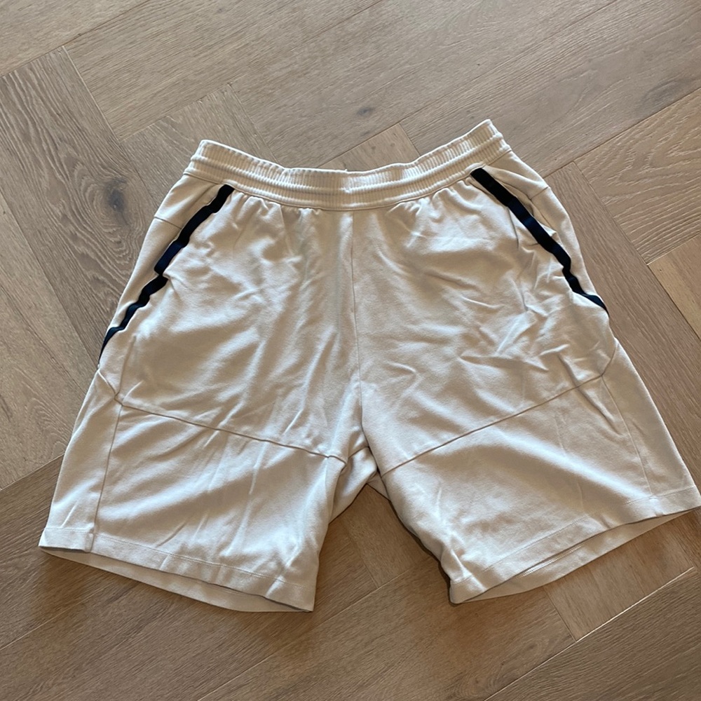 Men’s Nike Cream Large Tall shorts